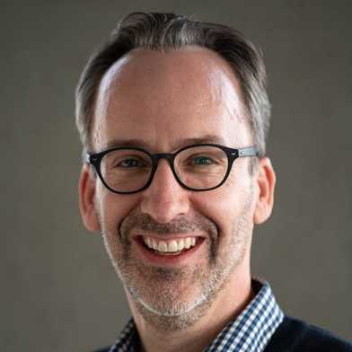 Portrait photo of Professor David Norris