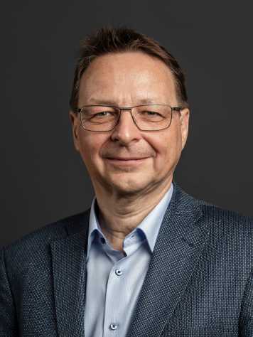 Portrait photo of Professor Hierold